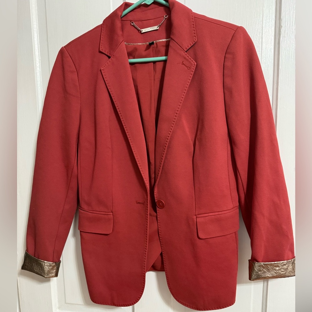 Women's White House black market rust Red Blazer with Gold cuffs. Sz 8
